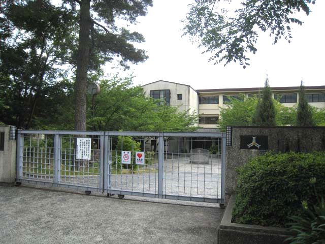 【中学校】西宮市立甲陵中学校まで1088ｍ