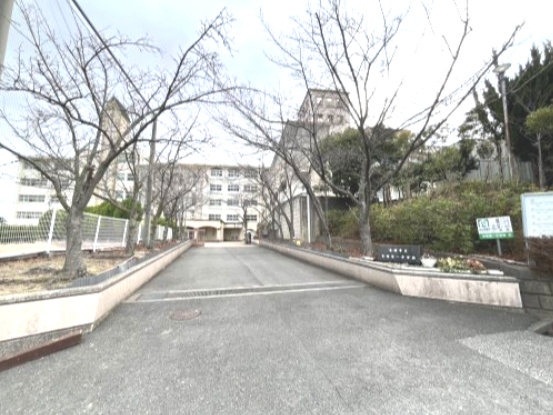 【中学校】宝塚第一中まで886ｍ