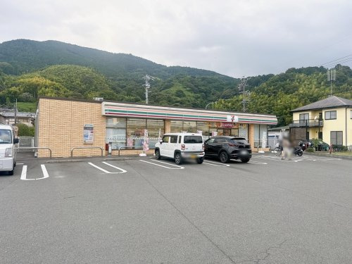 【コンビニエンスストア】セブンイレブン　静岡向敷地店まで613ｍ