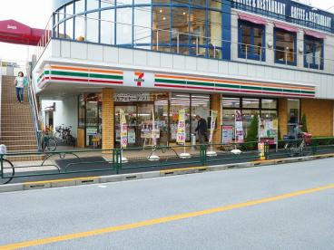 【コンビニエンスストア】セブンイレブン　台東谷中6丁目店まで370ｍ
