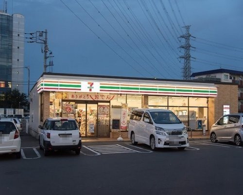 【コンビニエンスストア】セブンイレブン　八王子高倉南店まで1ｍ