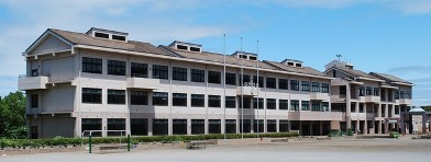 【小学校】松木小学校まで810ｍ