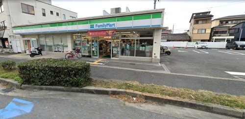 【コンビニエンスストア】ファミリーマート　京屋玉串元町店まで321ｍ