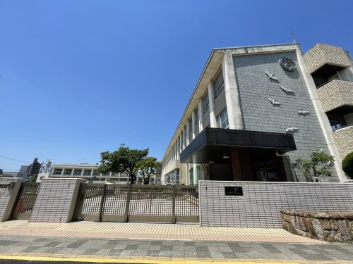 【小学校】名古屋市立白鳥小学校まで451ｍ