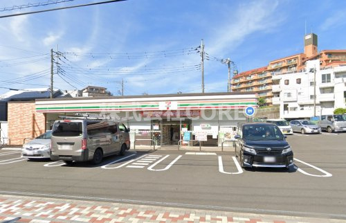 【コンビニエンスストア】セブンイレブン鵜野森3丁目店まで210ｍ
