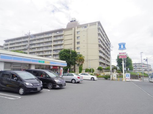 【コンビニエンスストア】ローソン　相模原鵜野森一丁目店まで587ｍ
