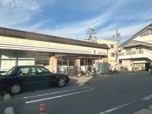 【コンビニエンスストア】セブンイレブン　鹿王院駅前店まで431ｍ