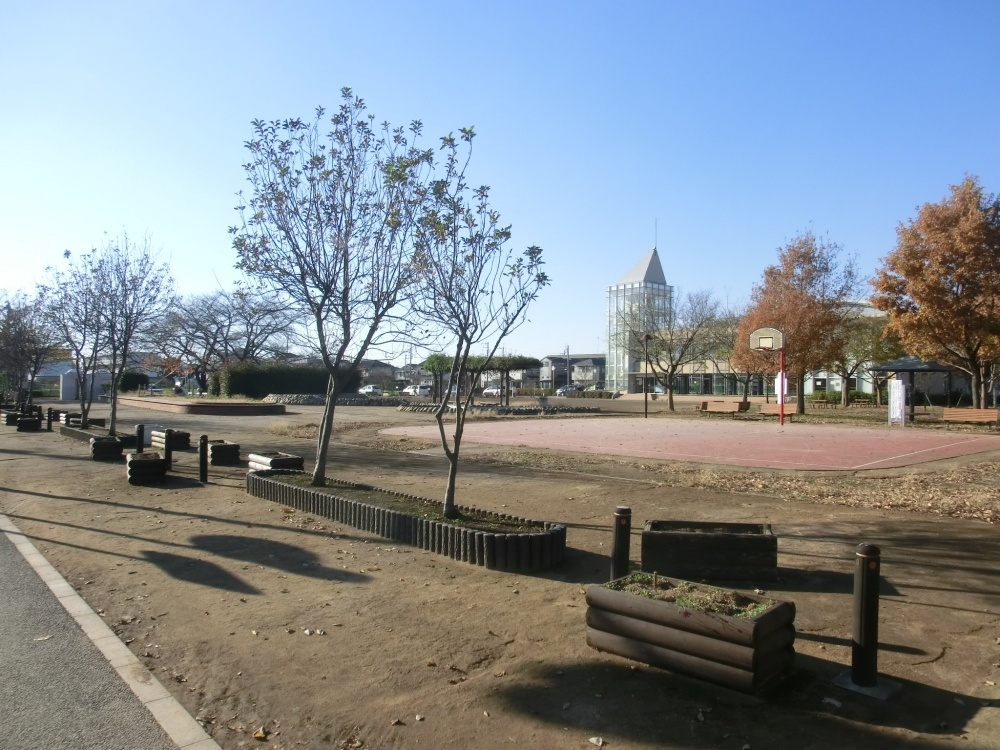 【公園】神山公園（児童センターころぽっくる）まで842ｍ
