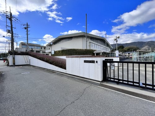 【中学校】葛城市立新庄中学校まで1534ｍ