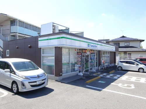 【コンビニエンスストア】ファミリーマート　橿原四条店まで197ｍ