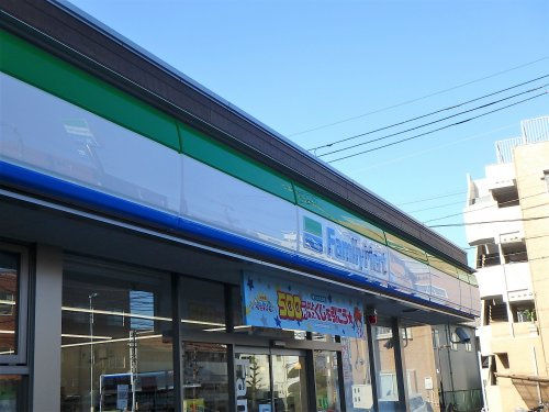 【コンビニエンスストア】ファミリーマート　川口芝下一丁目店まで449ｍ