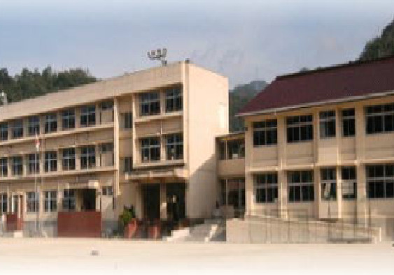 【小学校】三原市立中之町小学校まで708ｍ