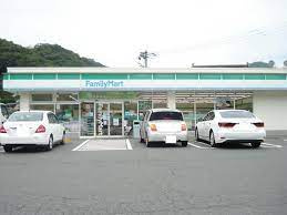 【コンビニエンスストア】ファミリーマート　三原中之町店まで1466ｍ