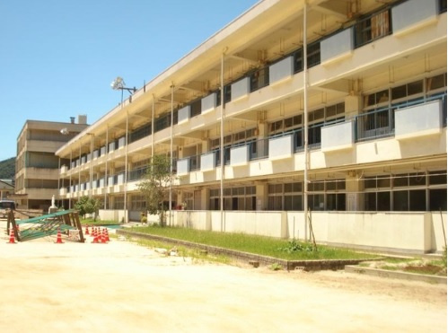 【小学校】三原市立田野浦小学校まで177ｍ