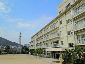 【小学校】宝塚市立宝塚小学校まで1400ｍ