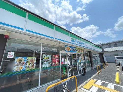 【コンビニエンスストア】ファミリーマート　京都御前太子道店まで538ｍ