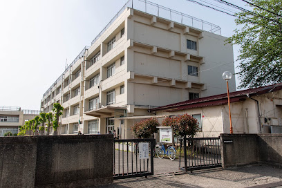 【小学校】日野市立日野第七小学校まで676ｍ