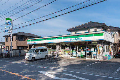 【コンビニエンスストア】ファミリーマート　青梅大門店まで1038ｍ