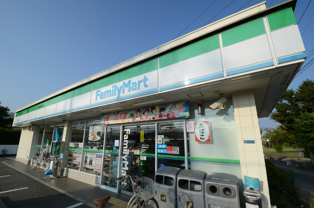 【コンビニエンスストア】ファミリーマート宝塚美幸町店まで435ｍ