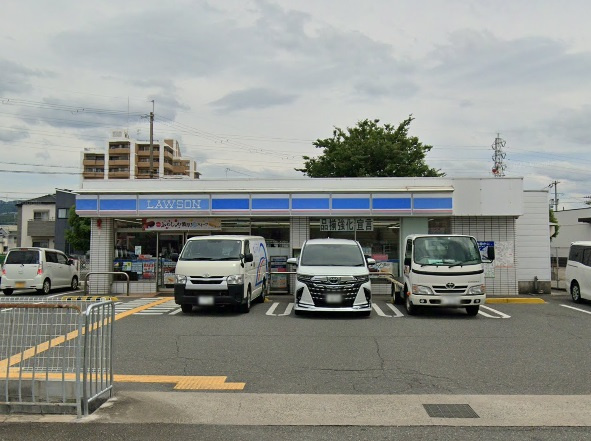 【コンビニエンスストア】ローソン　宝塚口谷西店まで678ｍ