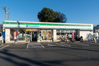 【コンビニエンスストア】ファミリーマート　国分寺府中街道店まで880ｍ