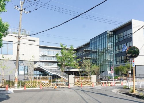 【中学校】交野市立交野みらい学園まで280ｍ