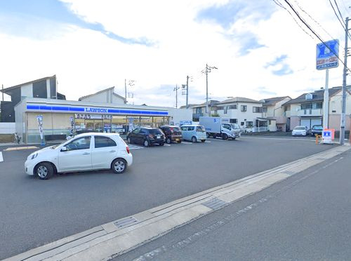 【コンビニエンスストア】ローソン平塚東真土一丁目店まで681ｍ