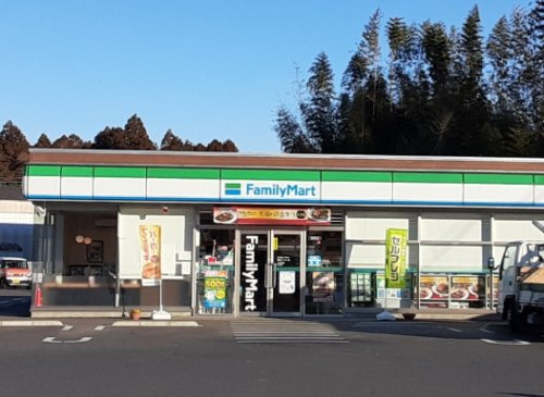 【コンビニエンスストア】ファミリーマート　那珂インター店まで1350ｍ