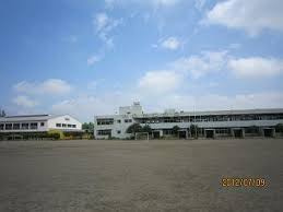 【小学校】毛呂山町立光山小学校まで600ｍ