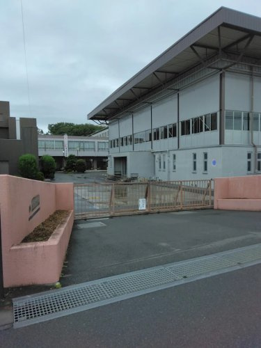 【中学校】毛呂山町立川角中学校まで800ｍ