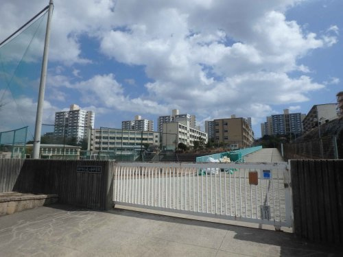 【中学校】神戸市立　竜が台中学校　そだちとこころの教室まで744ｍ