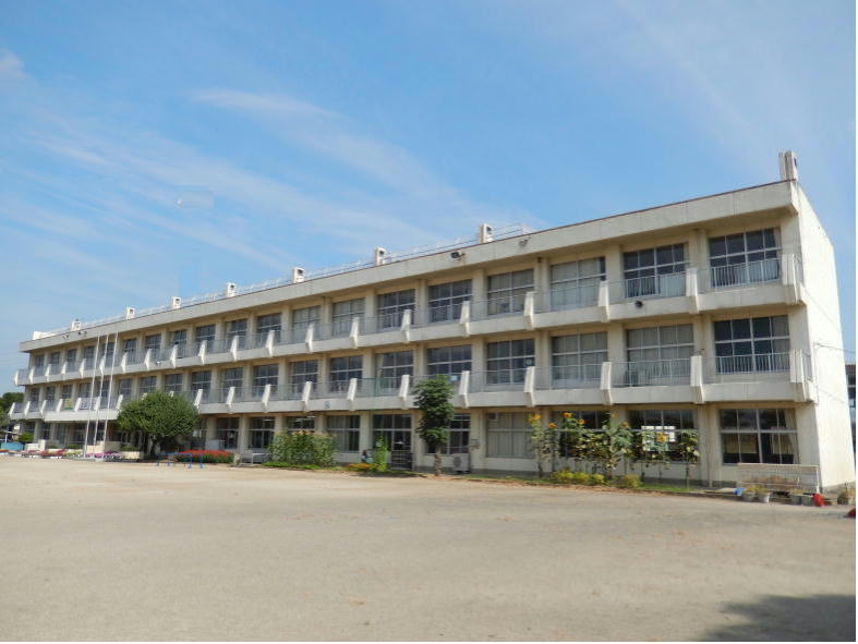 【小学校】姫路市立高浜小学校まで668ｍ