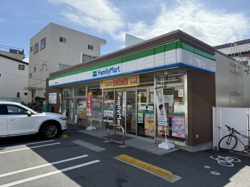 【コンビニエンスストア】ファミリーマート　瑞穂亀城町店まで569ｍ
