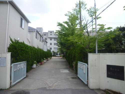【中学校】両新田中学校まで1500ｍ