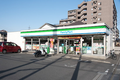 【コンビニエンスストア】ファミリーマート　日野旭が丘三丁目店まで50ｍ