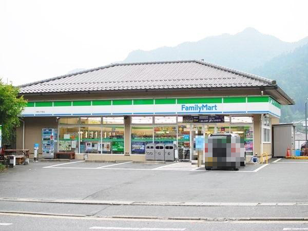 【コンビニエンスストア】ファミリーマートまで861ｍ