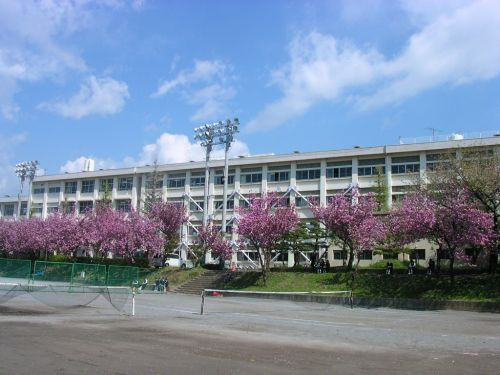 【中学校】藤沢市立　御所見中学校まで160ｍ