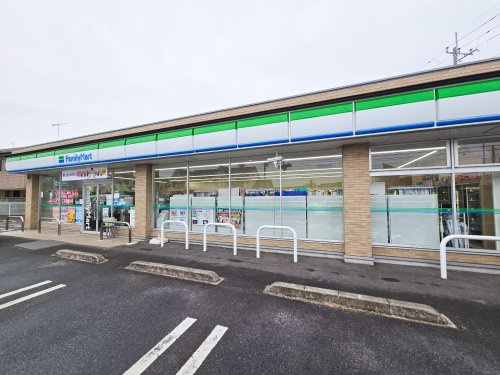 【コンビニエンスストア】ファミリーマート　宇都宮越戸三丁目店まで626ｍ