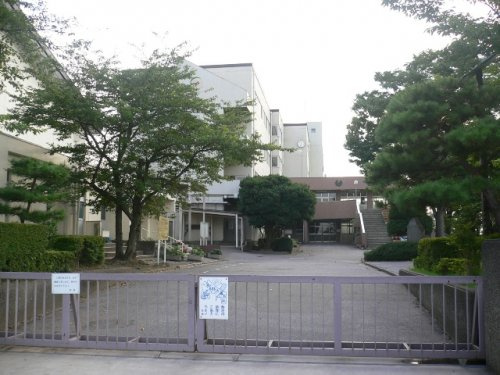 【小学校】弥栄小学校まで1100ｍ