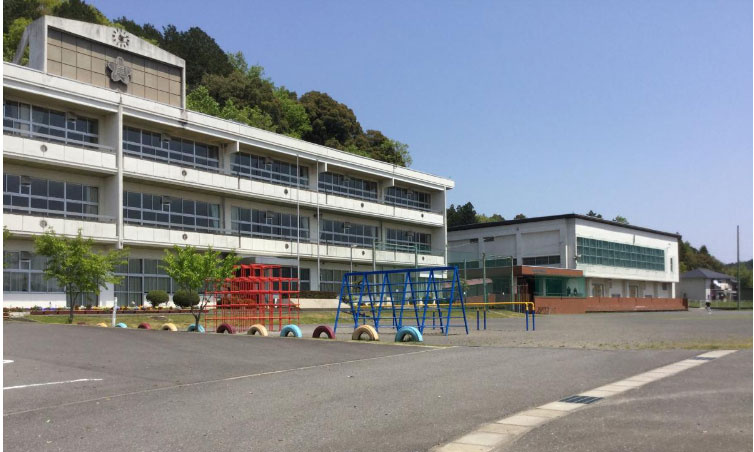 【小学校】山県市立桜尾小学校まで1293ｍ