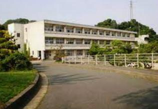 【中学校】滑川中学校まで2366ｍ