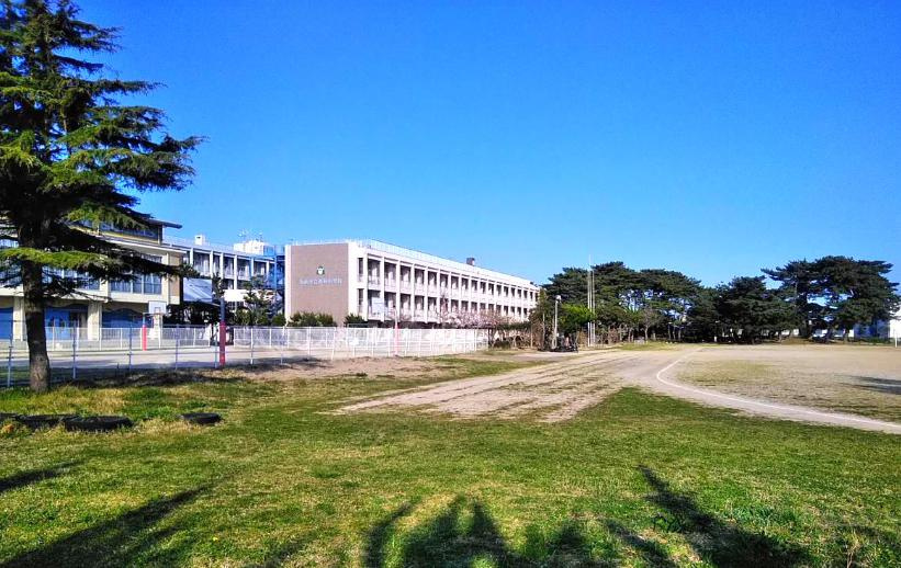 【中学校】高萩中学校まで190ｍ
