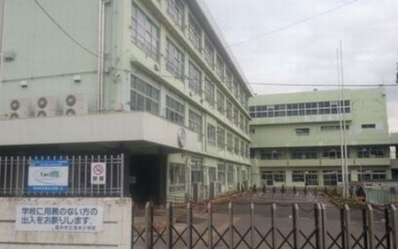 【小学校】厚木市立　清水小学校まで596ｍ