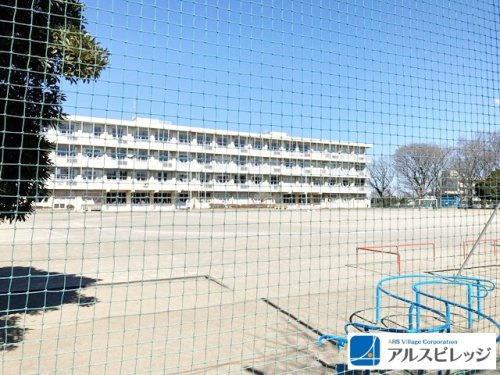 【小学校】三芳町立唐沢小学校まで590ｍ