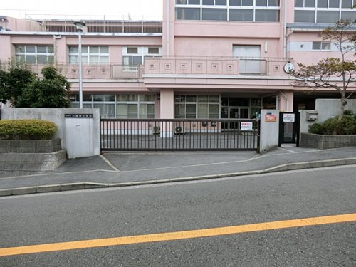 【小学校】横浜市立六浦南小学校まで415ｍ