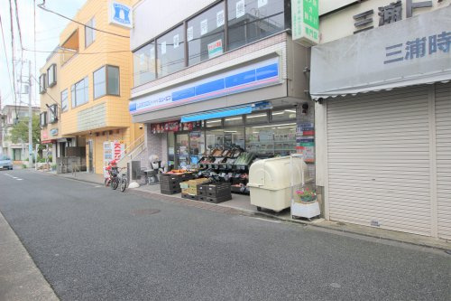 【コンビニエンスストア】ローソン　ＬＴＦ六浦駅前店まで788ｍ