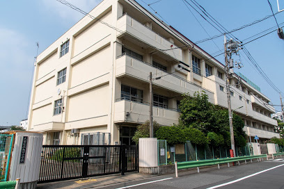 【小学校】大田区立矢口小学校まで615ｍ