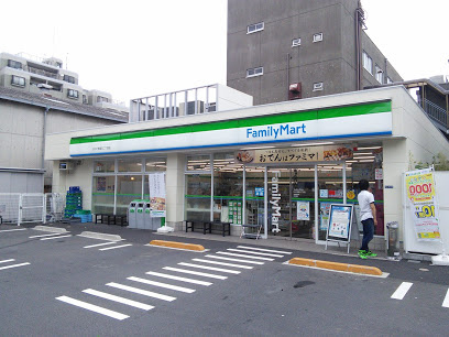 【コンビニエンスストア】ファミリーマート　大田多摩川二丁目店まで137ｍ