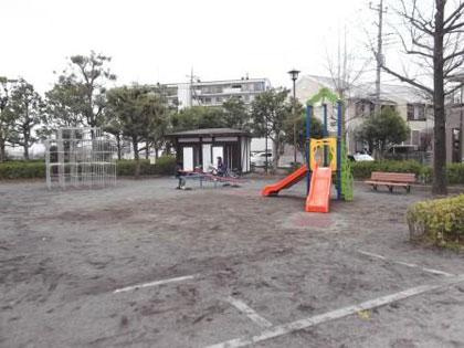 【公園】城ノ腰公園まで810ｍ
