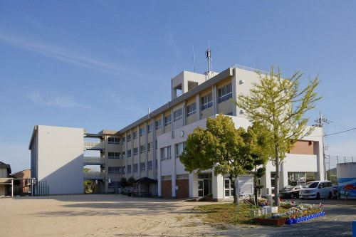 【小学校】楠見西小学校まで327ｍ